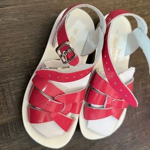 Salt Water Sandals | Fuchsia